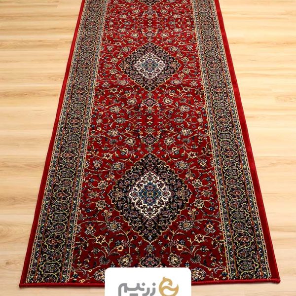 فرش کناره 700 شانه طرح کاشان رنگ‌ لاکی