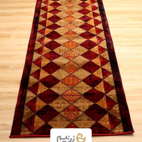 فرش کناره هیوا کلکسیون خزان 700 شانه طرح چهل‌تکه رنگ‌ لاکی