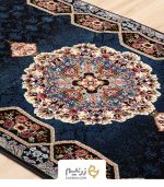 فرش کناره هیوا مدل هالیدی رنگ زمینه سرمه ای